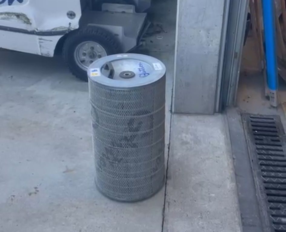 איך מנקים את הפילטר של קלינזו בסוף יום עבודה בלי מכונת ניקוי הפילטרים